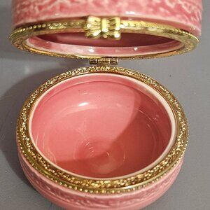 Pink ceramic macaron trinket hinged box. Gold trim mini coquette bow.